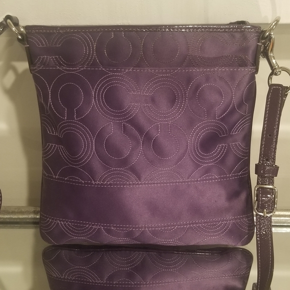COACH Alex Optic Art Sateen Large Purple Crossbody - Picture 3 of 9